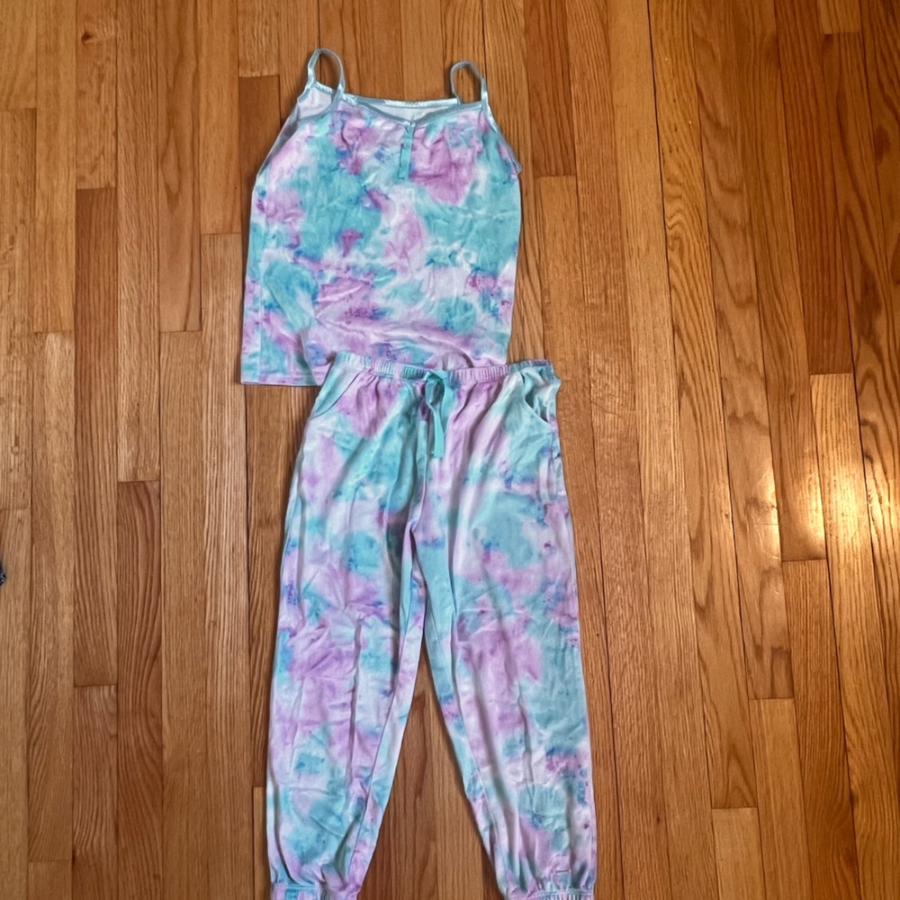 Kids Tie-Dye American Girl pajamas size medium